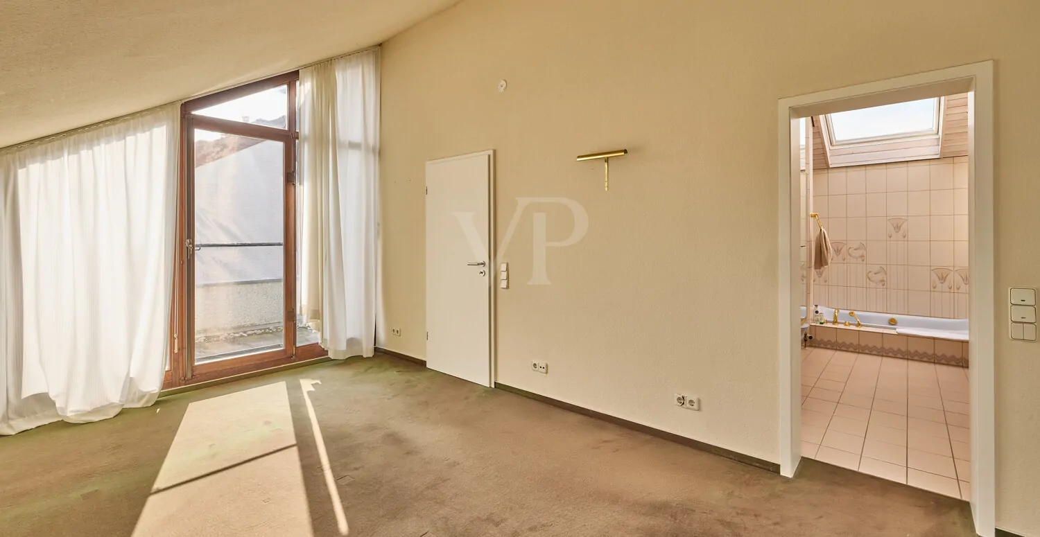 Zimmer 3 mit Master Badezimmer DG