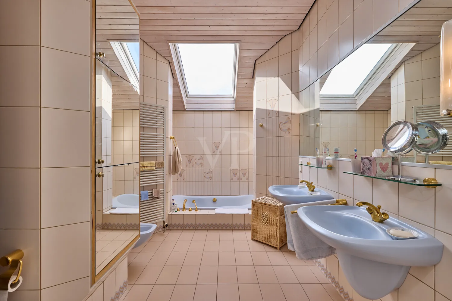 Master-Badezimmer DG