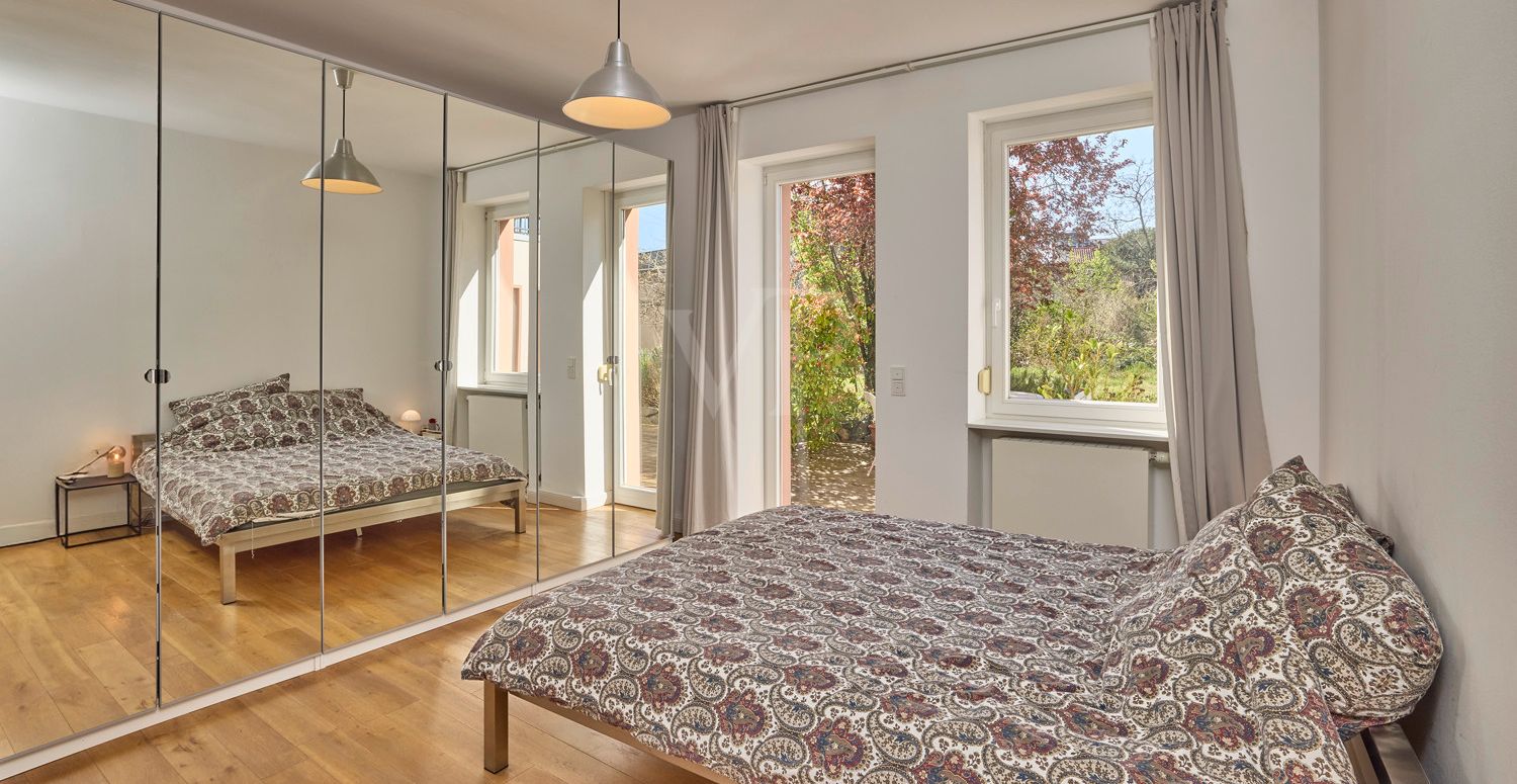 Schlafzimmer 1