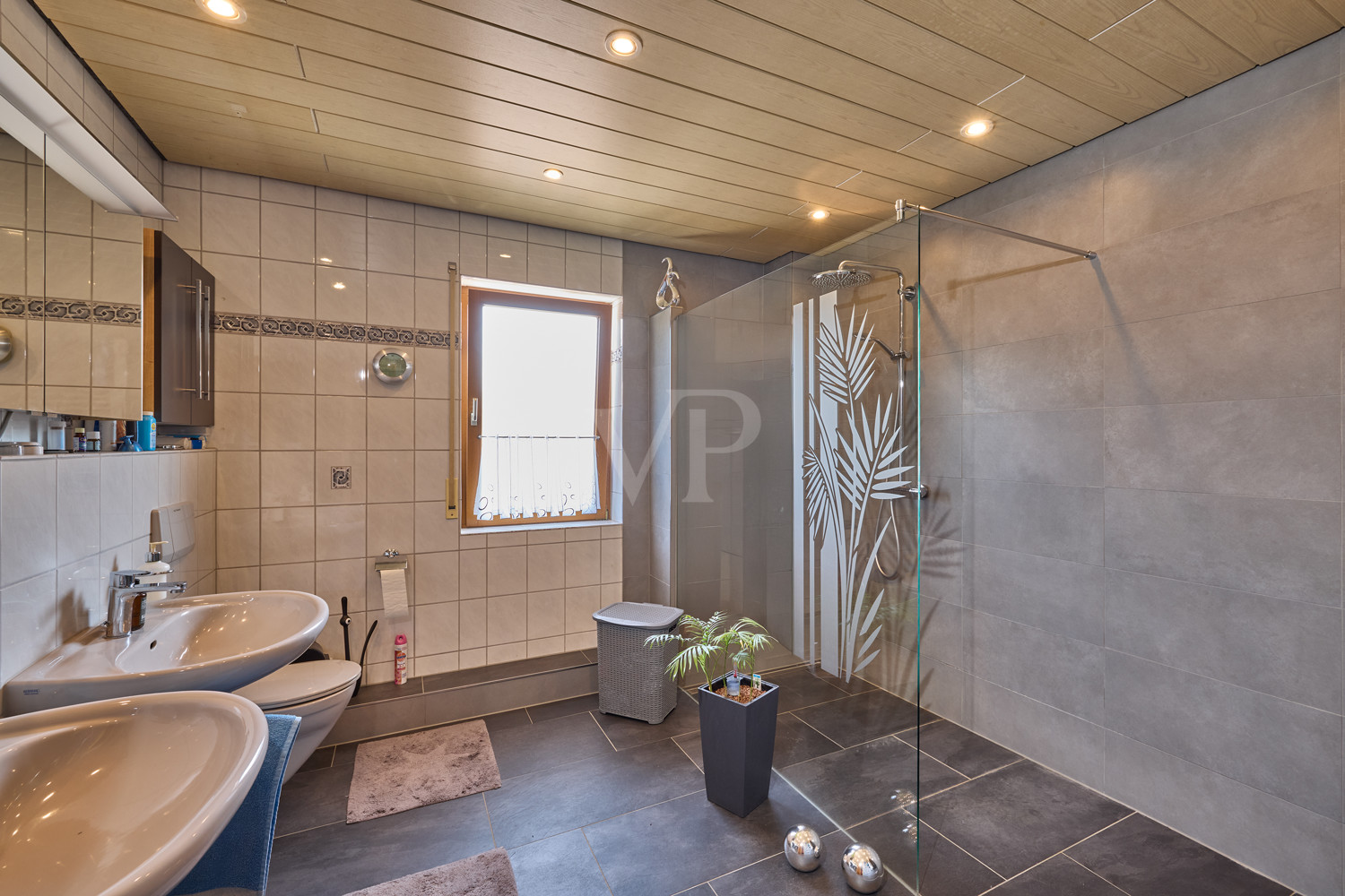 Modernes - Masterbad mit Dusche