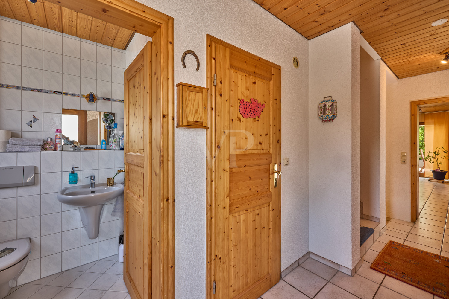 Gäste-WC und Eingangsbereich