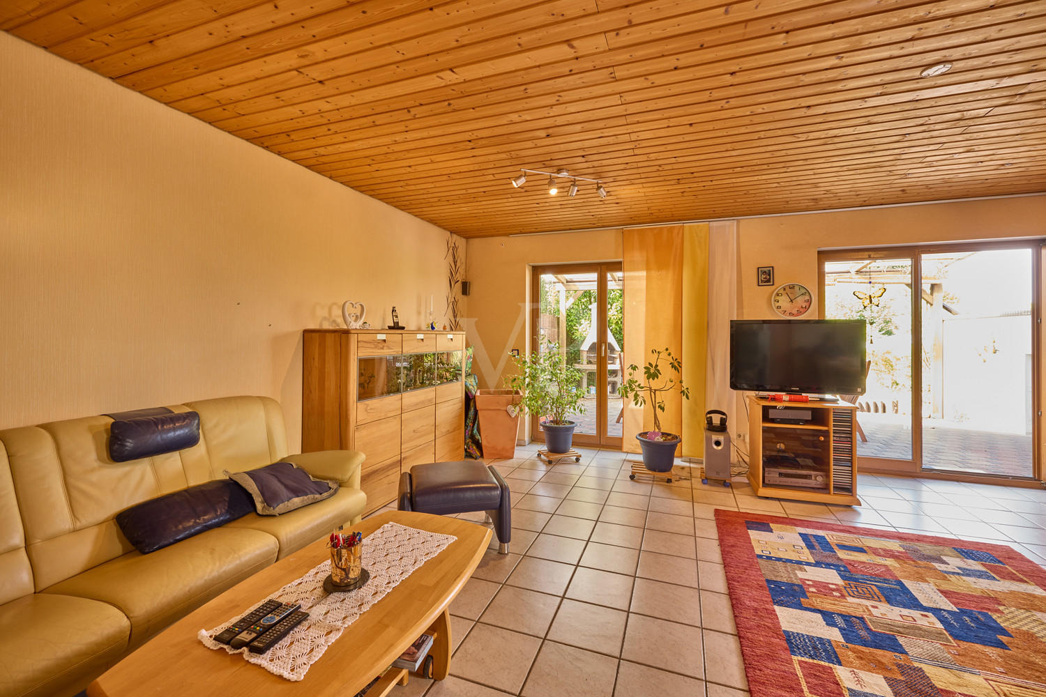Wohnbereich mit Blick in den Garten