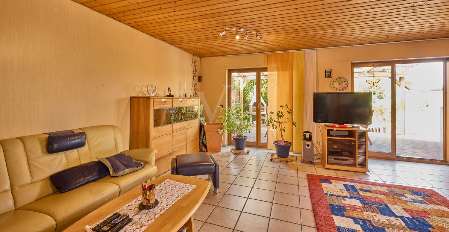 Wohnbereich mit Blick in den Garten