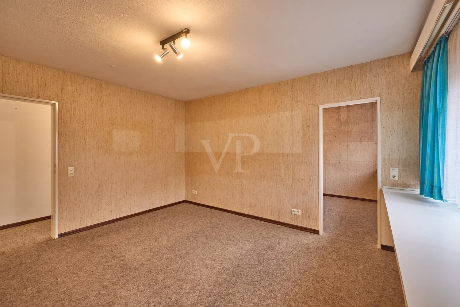Master-Zimmer und Akleidezimmer im OG