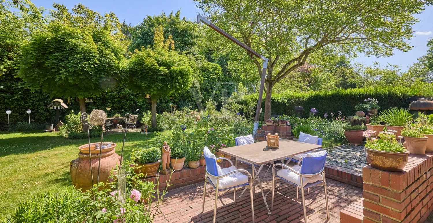 Freisitz Garten Hauptwohnung