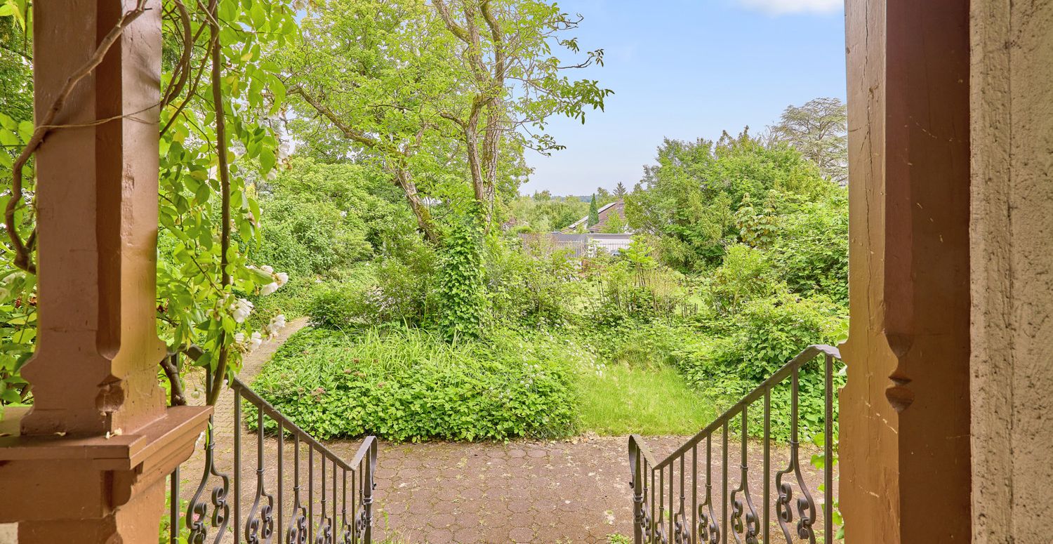 Blick vom Eingang in den Garten