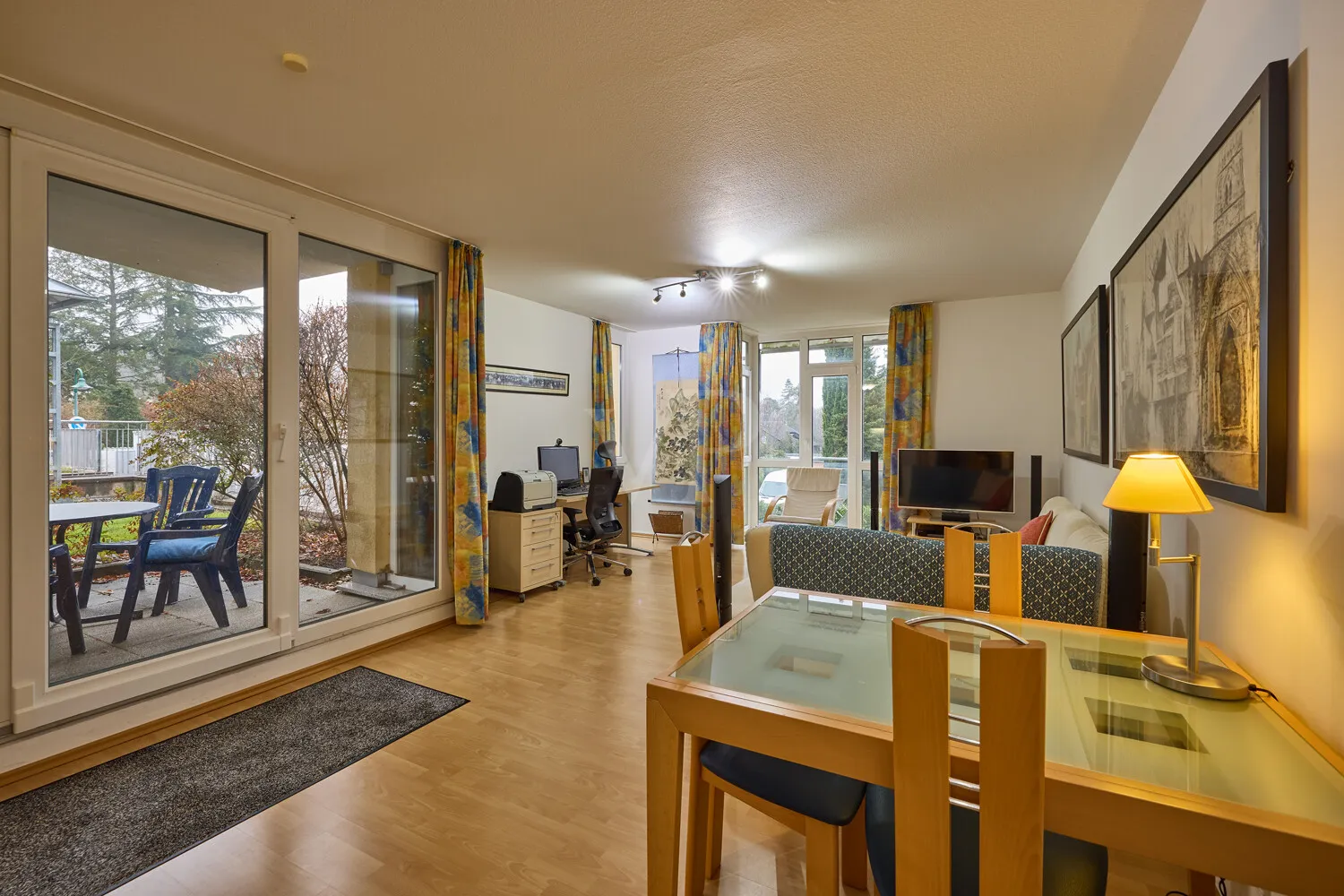 Wohn-/Essbereich mit 2. Terrasse