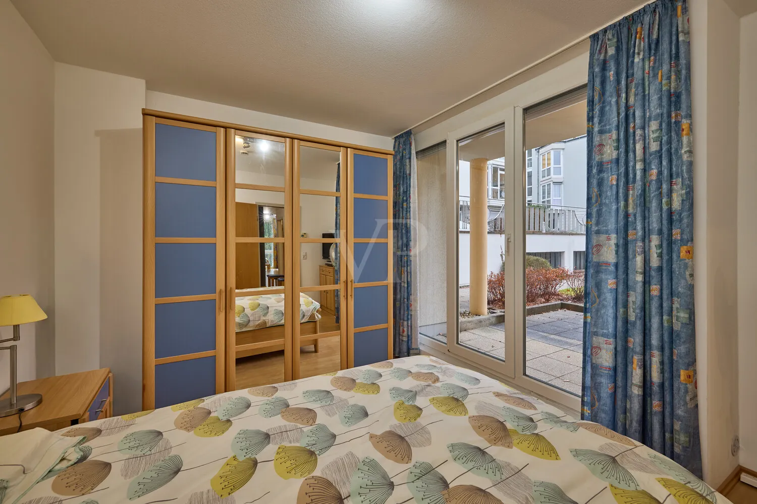 Schlafzimmer mit Terrassenzugang