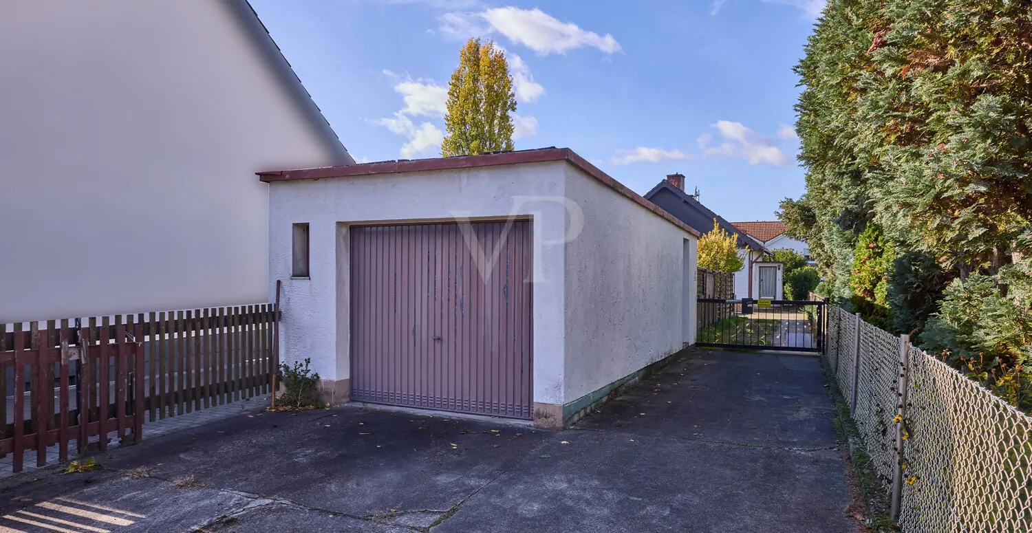 Einzelgarage/Zufahrt