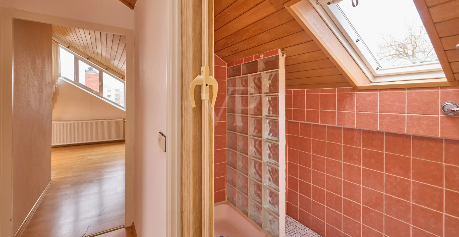 Kompaktes tageslicht Duschbad