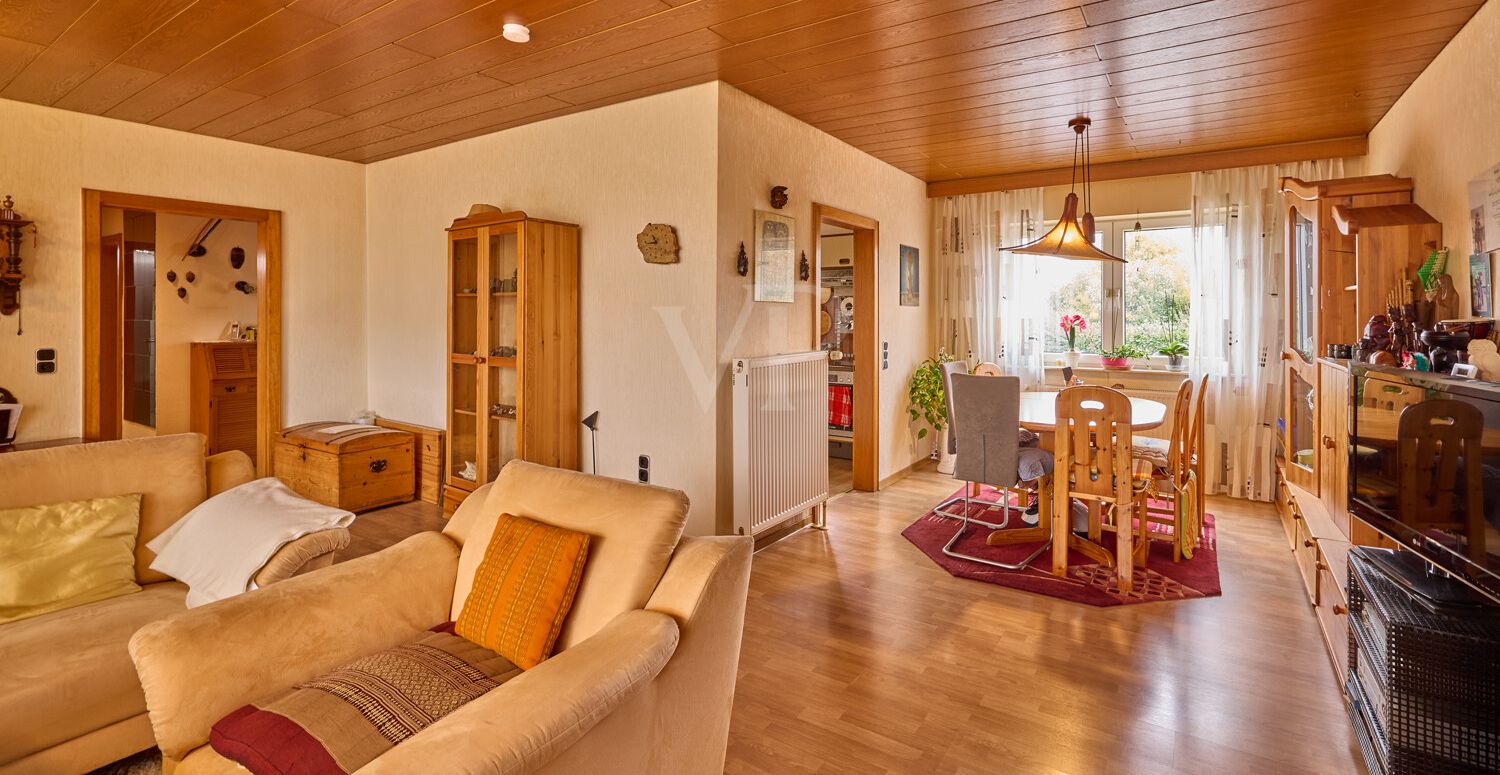 Wohn- /Essbereich mit Zugang zur Küche