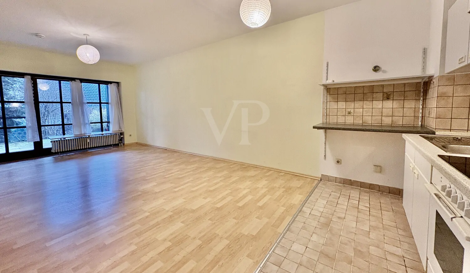 Wohn-/Ess-/Schlafbereich mit Küche