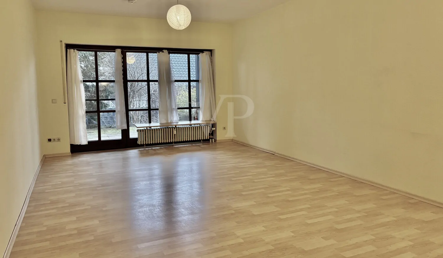 Wohn-/Ess-/Schlafbereich