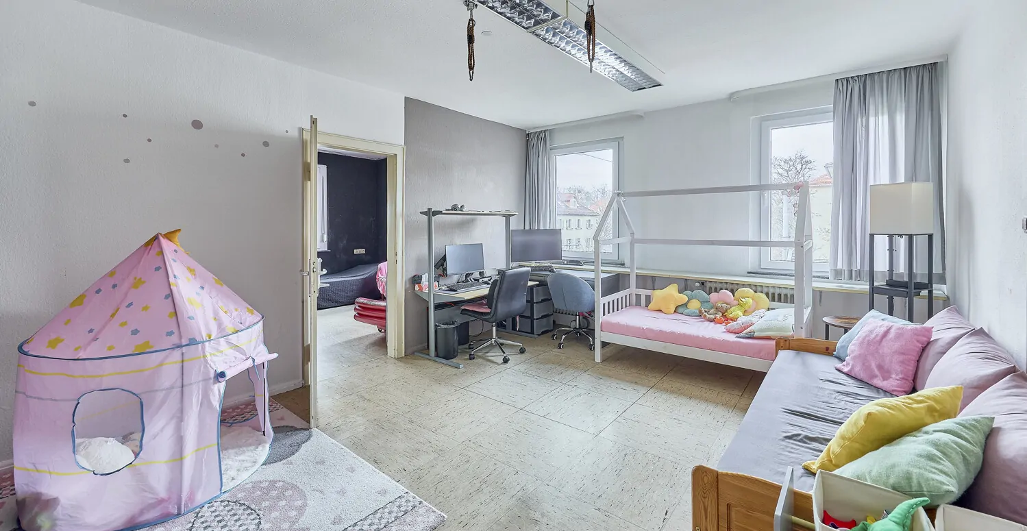 Zentrales Wohnen: 3 Zimmer mit eigenem Stellplatz