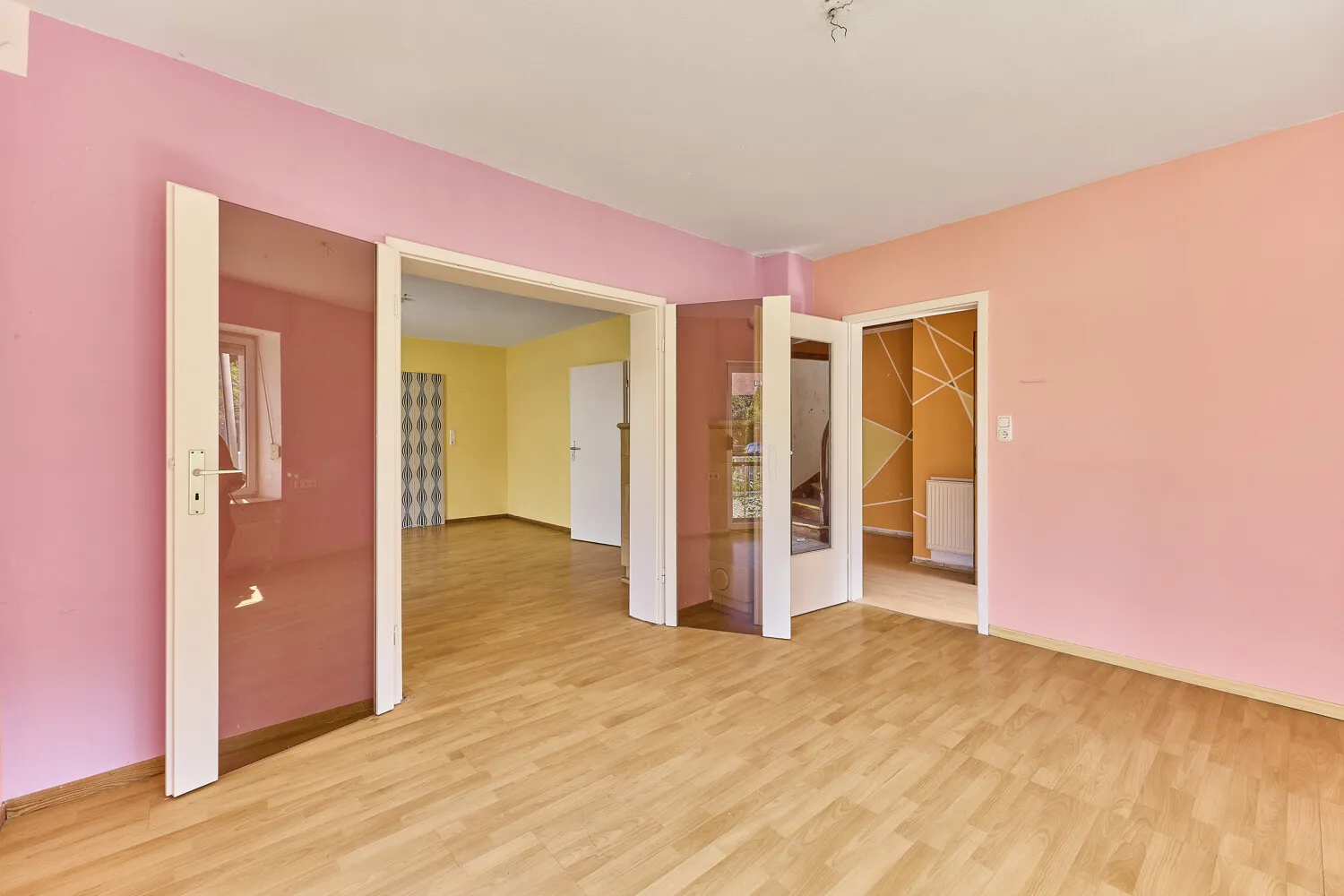 Dreifamilienhaus mit Potenzial in idyllischer Lage von Mühltal – Wohnen, Gestalten, Verwirklichen