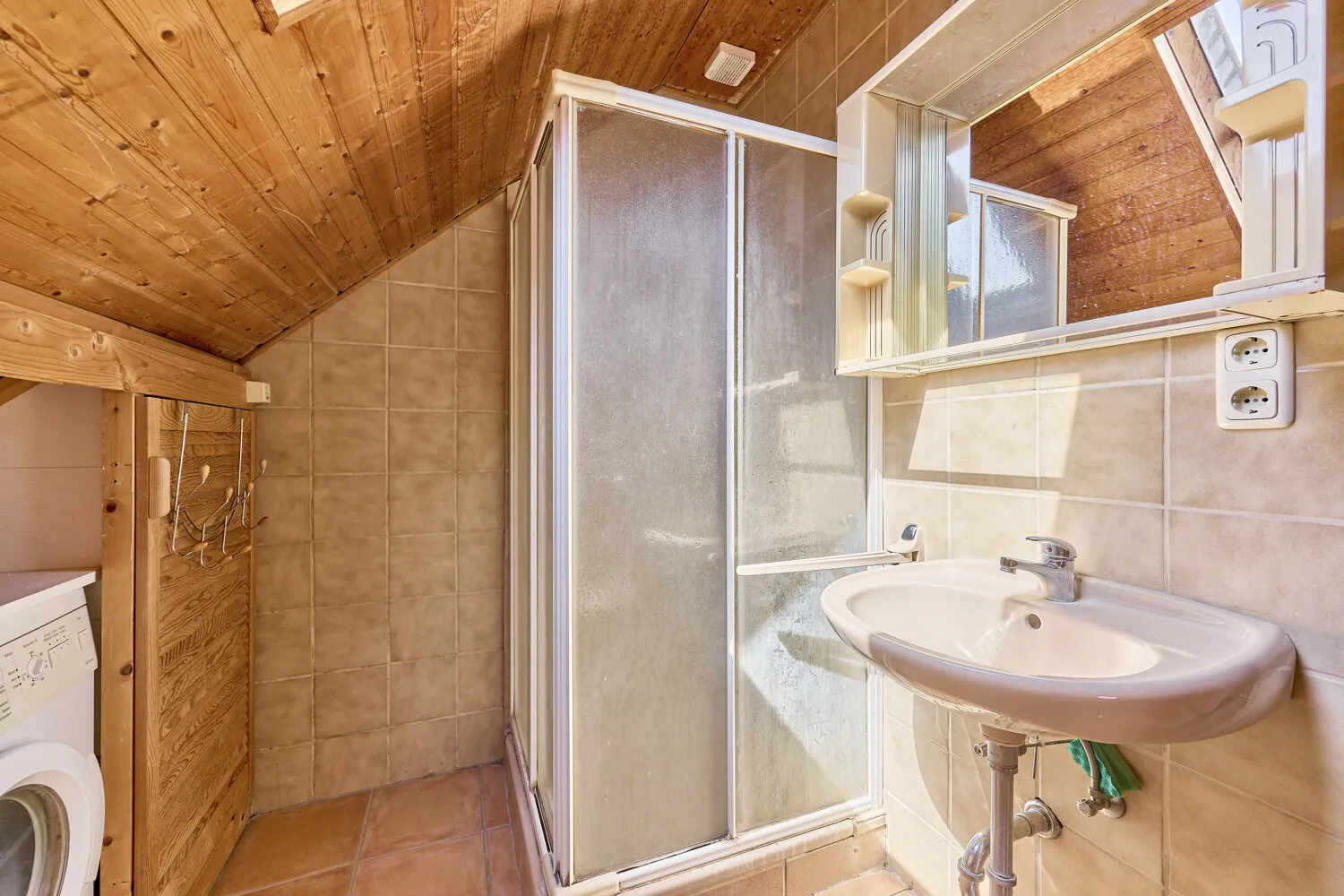 Dreifamilienhaus mit Potenzial in idyllischer Lage von Mühltal – Wohnen, Gestalten, Verwirklichen