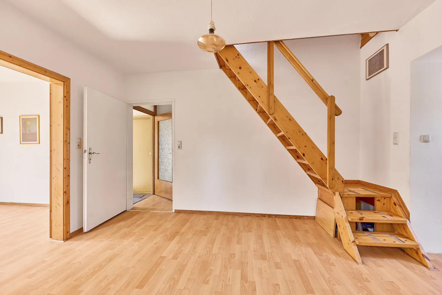 Dreifamilienhaus mit Potenzial in idyllischer Lage von Mühltal – Wohnen, Gestalten, Verwirklichen