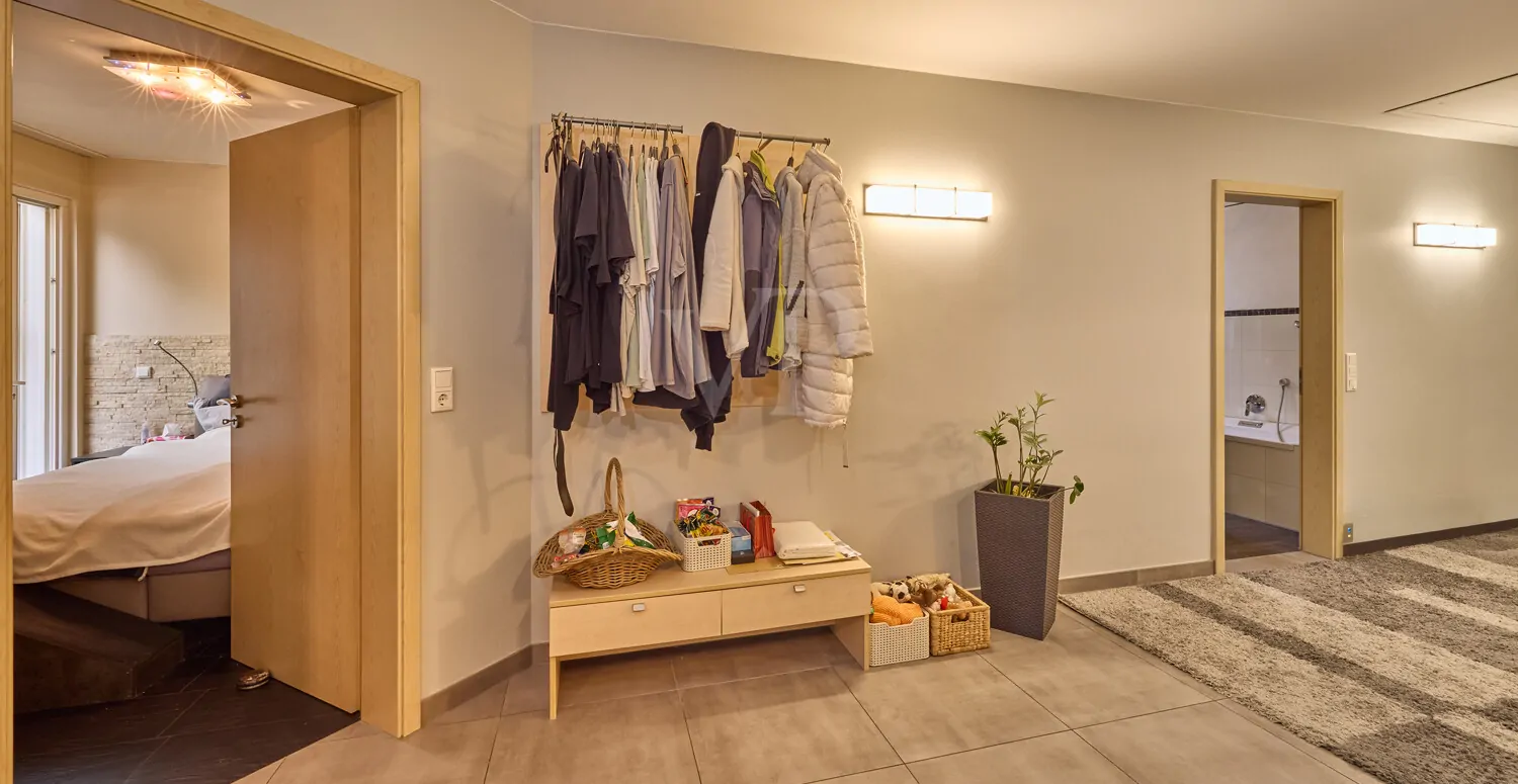 Flur – Blick Richtung Schlaf- und Badbereich