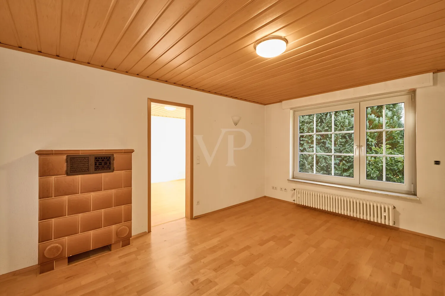 Zimmer 2 mit Kachelofen EG