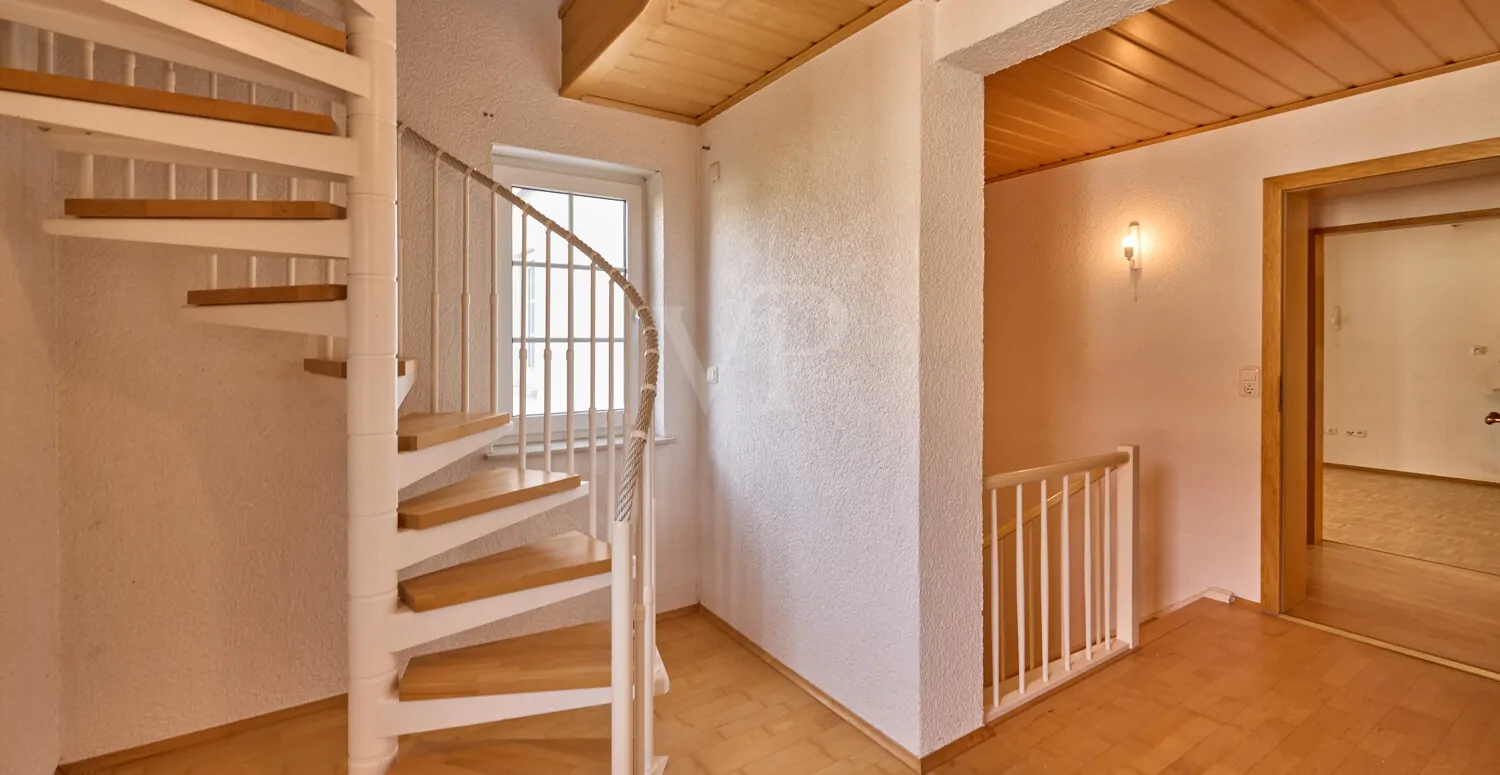 Treppenaufgang zum DG