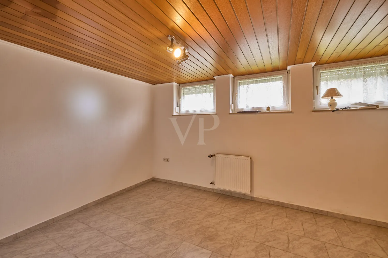 Raum I zur Nutzung wohnungsähnlicher Zwecke im Untergeschoss