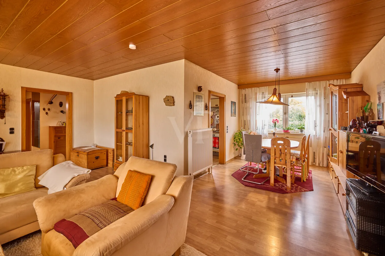 Wohn- /Essbereich mit Zugang zur Küche