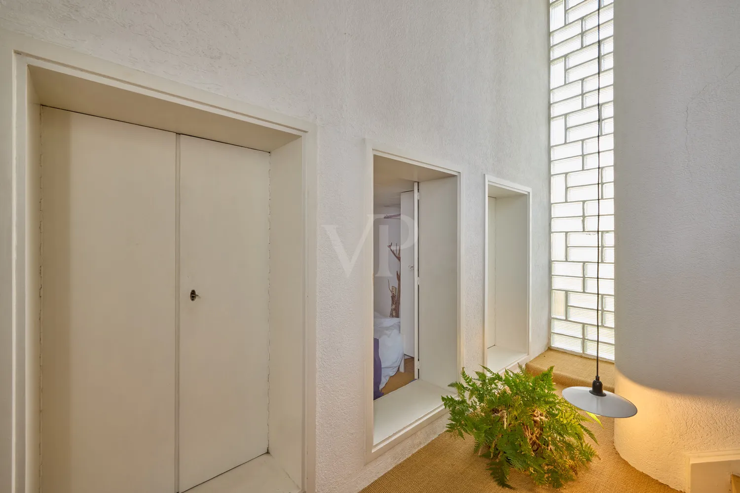 Einbauschränke und "Räuberhöhle" Aufgang zum OG