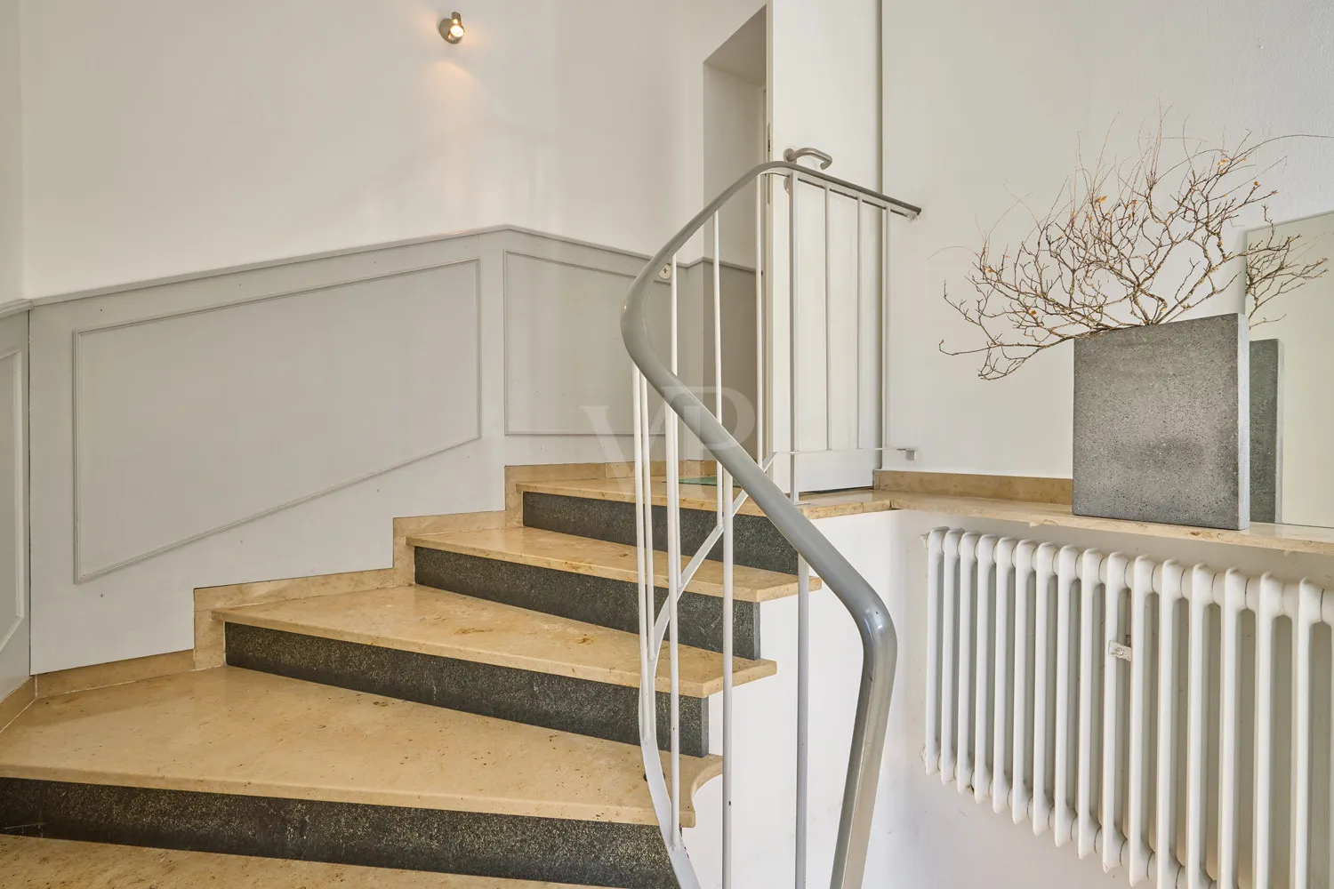 Zugang zu Geschäftsräumen EG