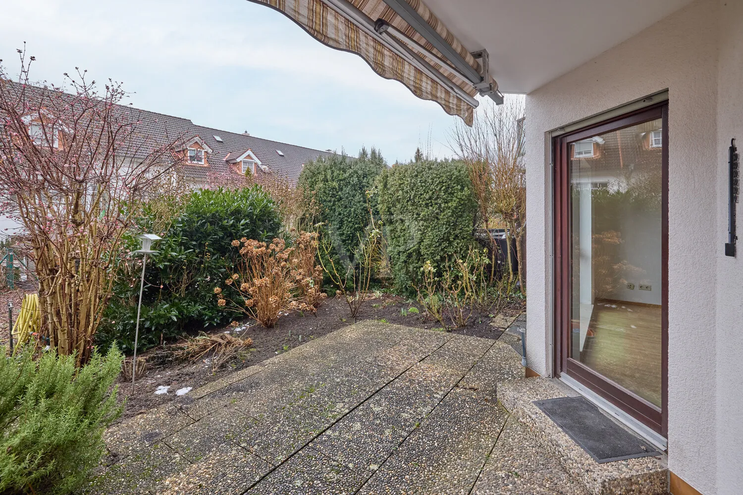 Terrasse mit Grünfläche