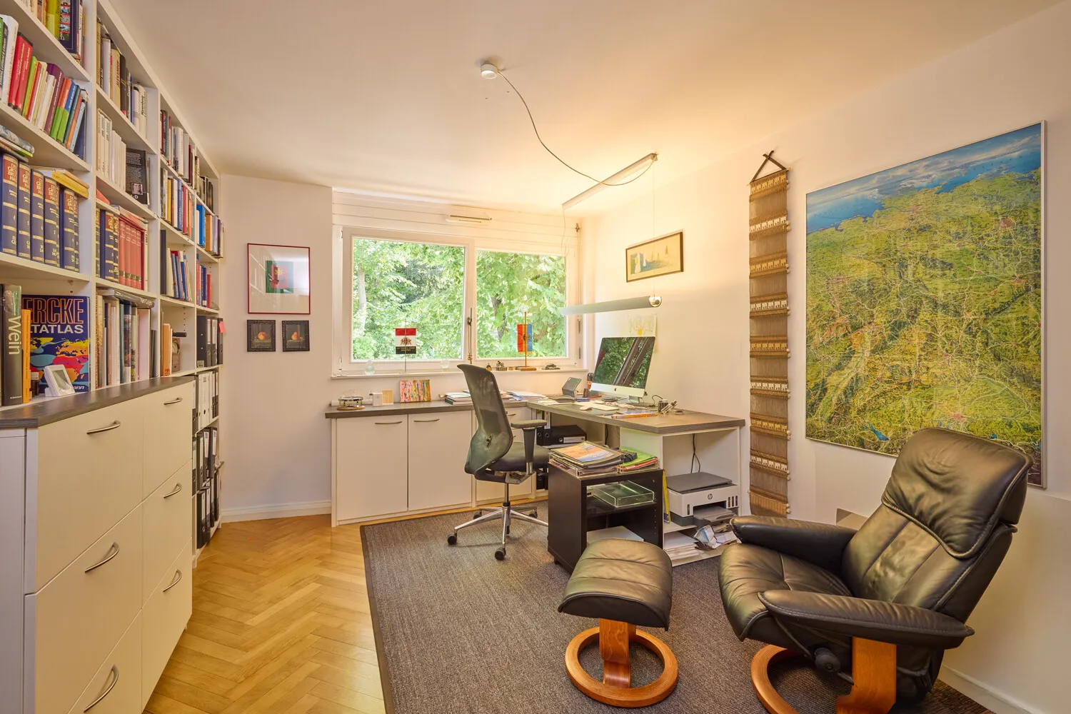Schlafzimmer I/Büro im OG