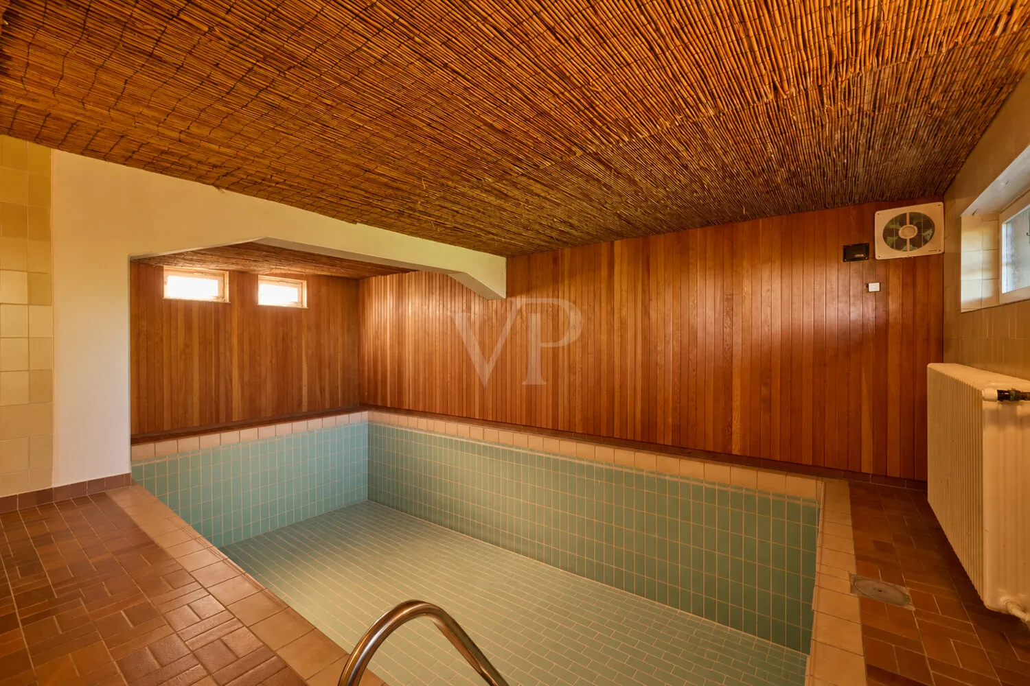 Indoor-Pool