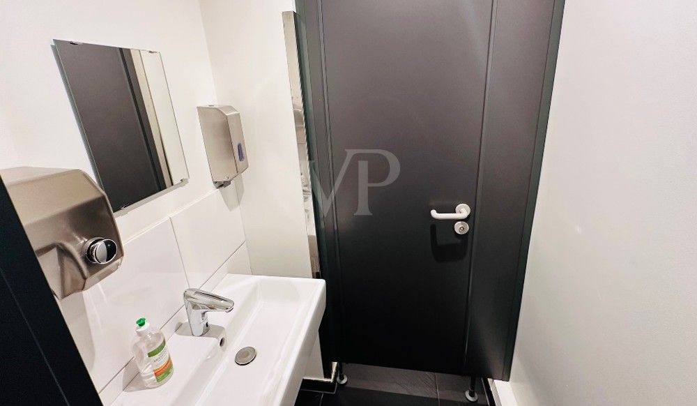Damen WC Spielhalle