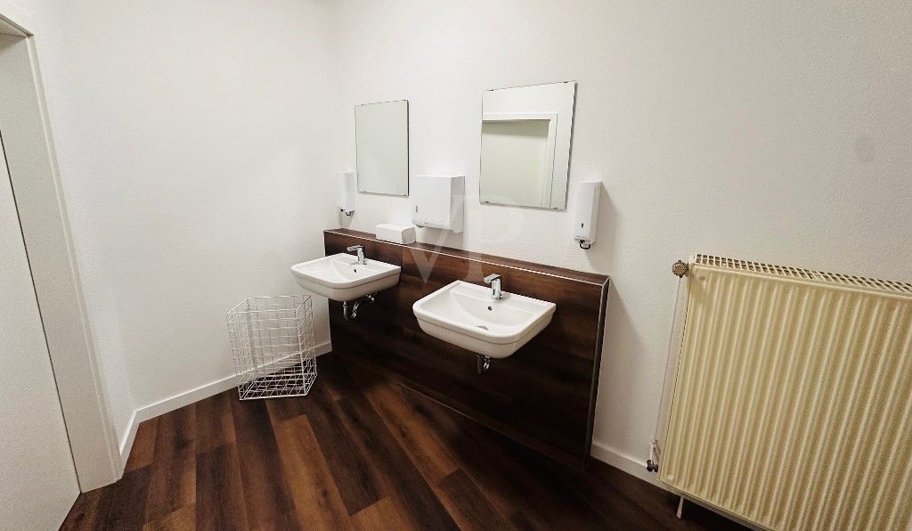 Damen WC 1 im 2.OG