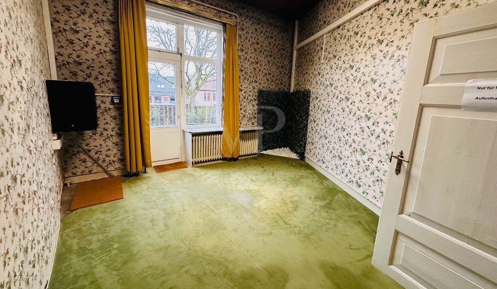 Bürozimmer mit Zugang zur Dachterrasse im 1.OG