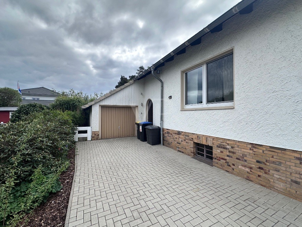 Auffahrt zur Garage