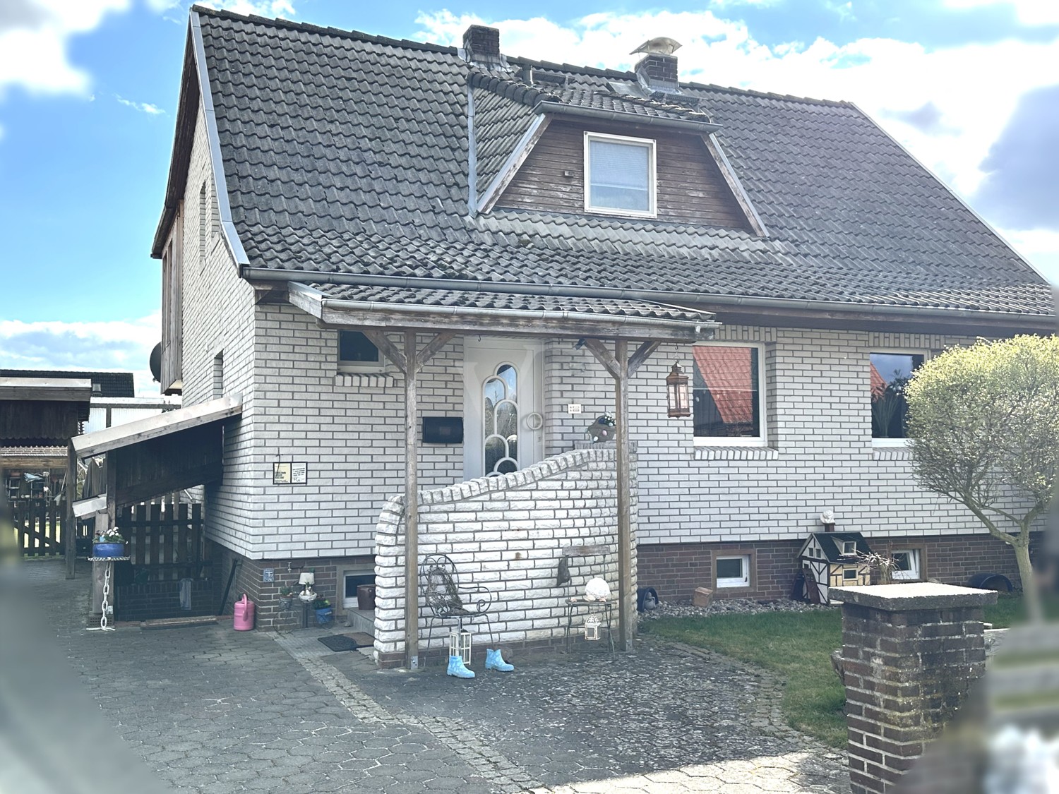 ZFH Wathlingen Haus mit Garage