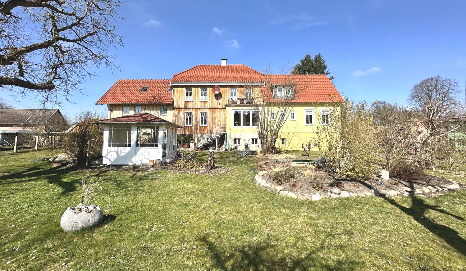 Haus mit großem Garten Beedenbostel