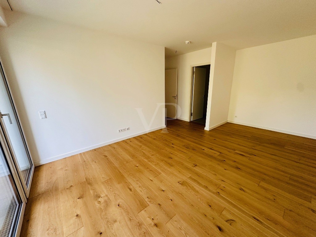 großes Schlafzimmer Bild 2