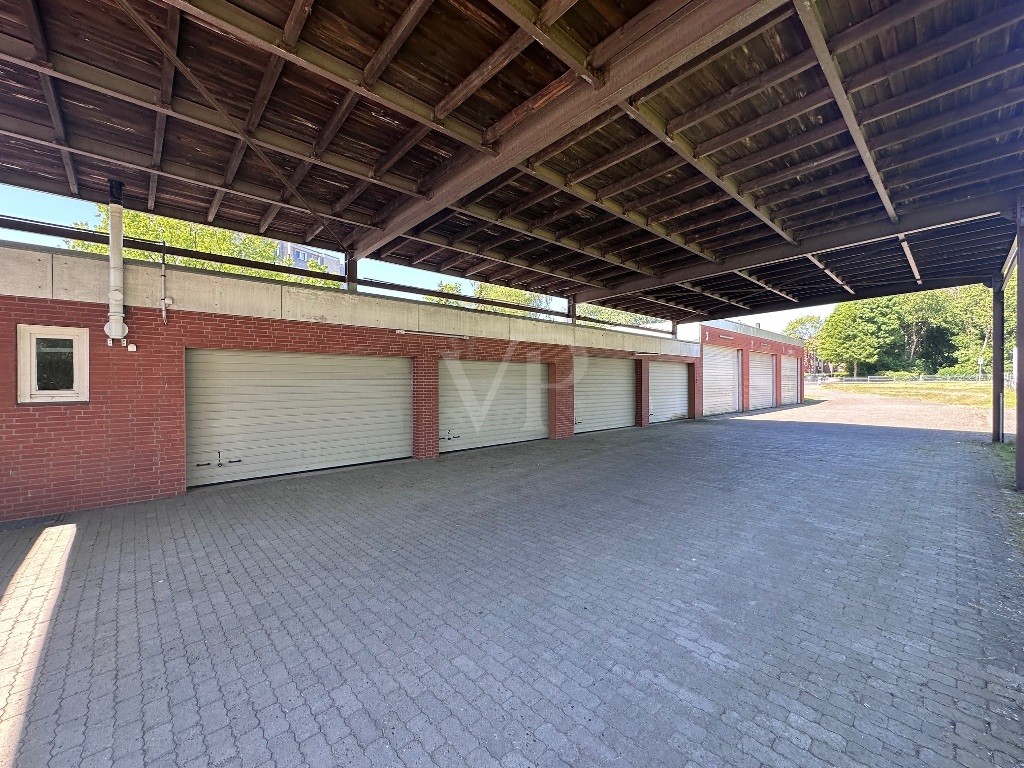 Hallen & Lagergebäude