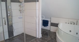 von_poll_real_estate_property_25217055_image_20