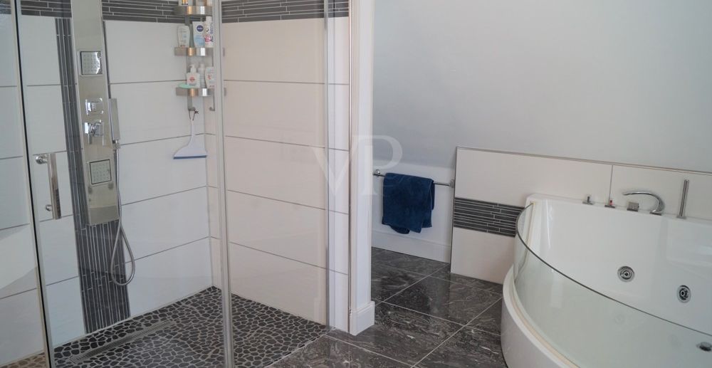 DG Badbereich im Schlafzimmer