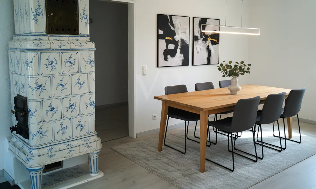 41 Kamin im Essbereich KI generiertes Bild