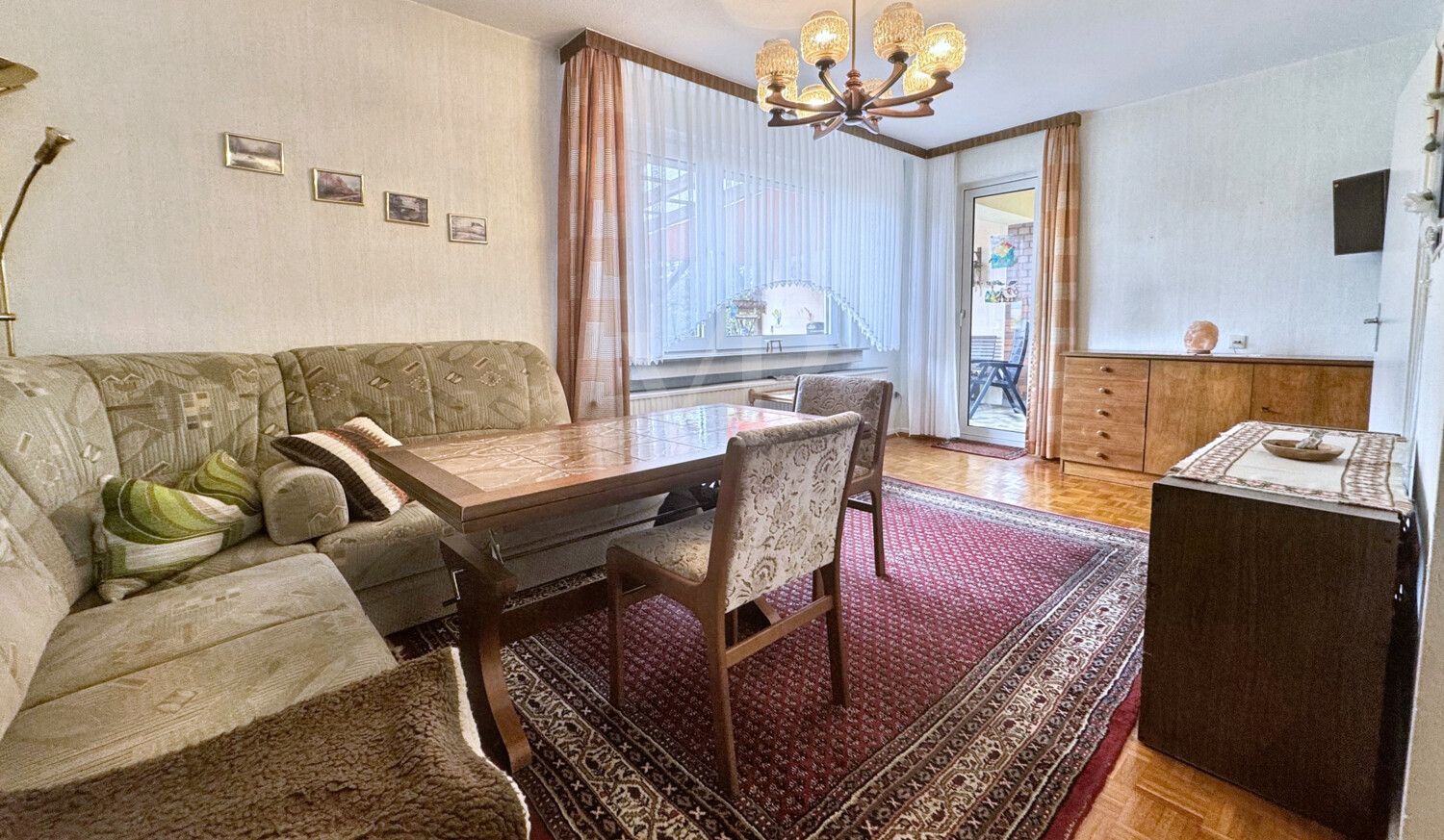 175 EG Wohnzimmer