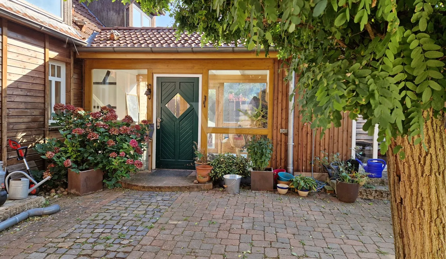 15 Hauseingangsbereich