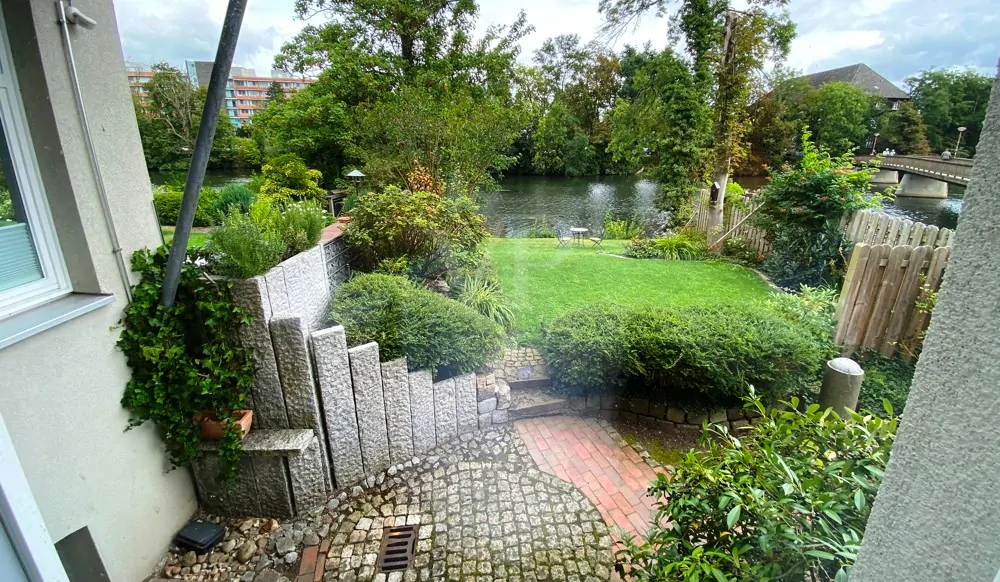 Wohnzimmerblick zum Garten