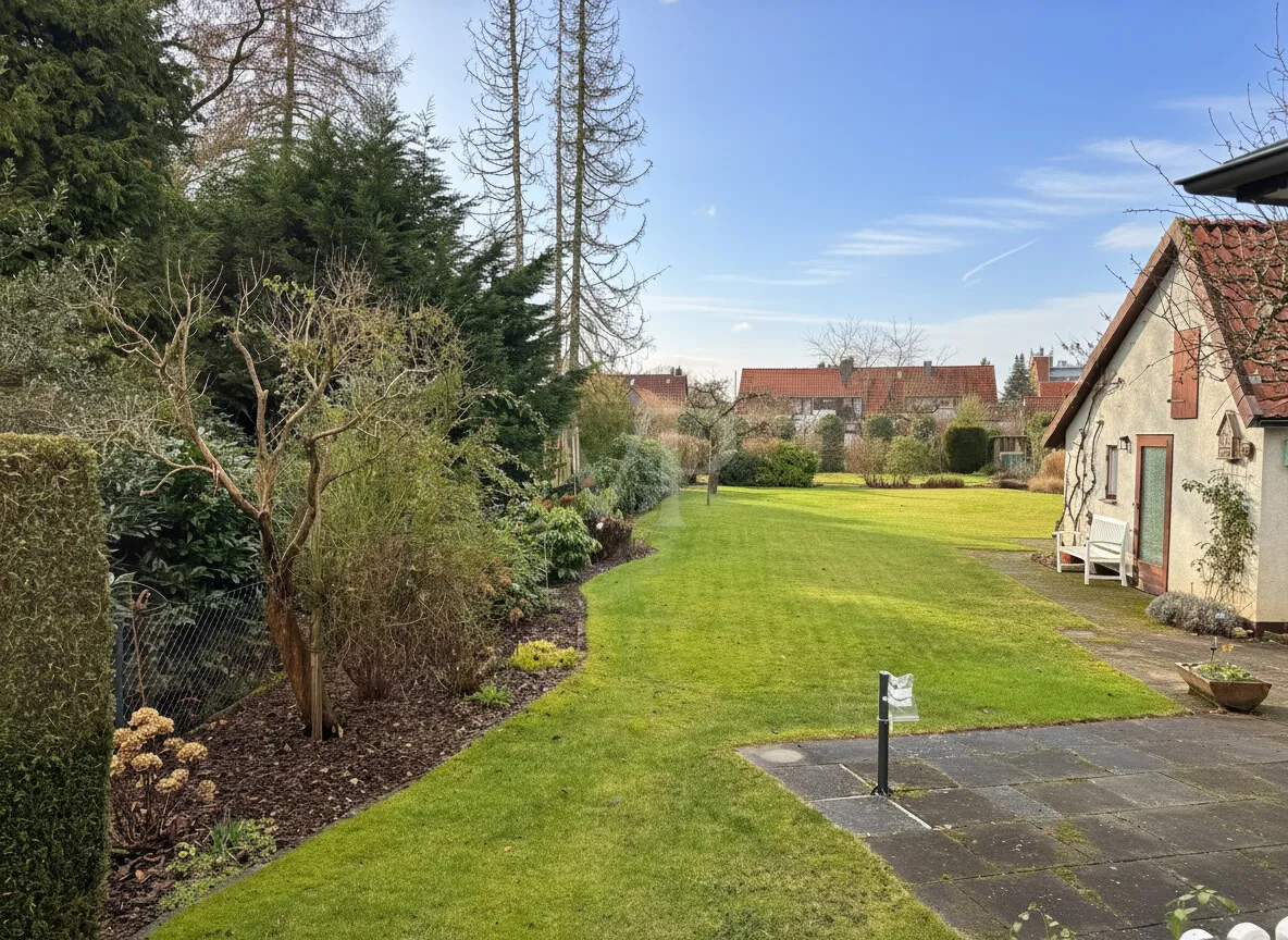 Grundstück mit Garage