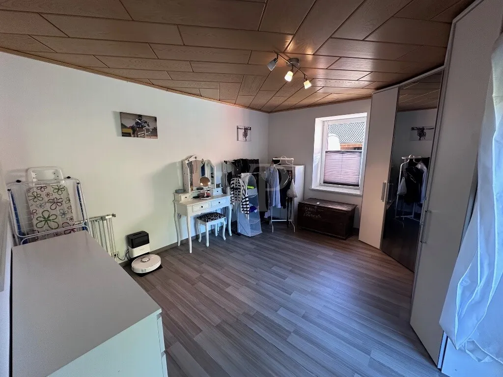 Ankleidezimmer im EG