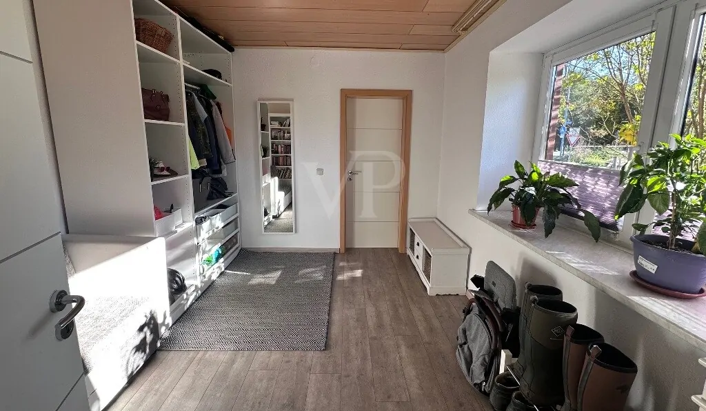 Garderobenzimmer im EG