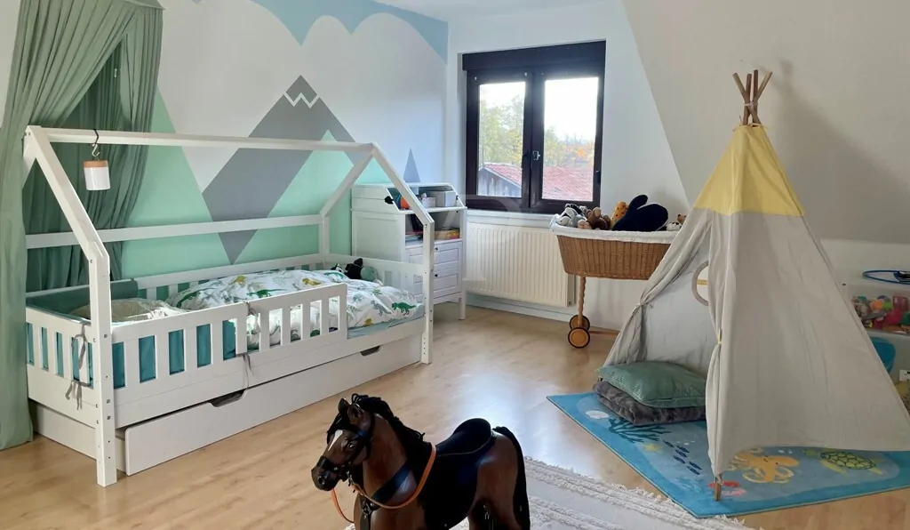 Kinderzimmer im OG