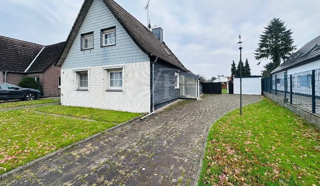 Aussenbild Straßenseite